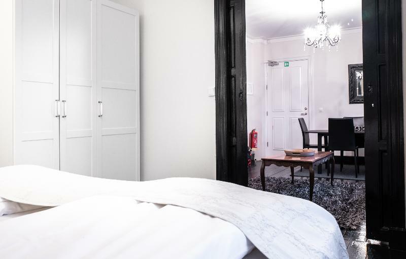 Luna Hotel Apartments Amtmannsstigur Рейкьявик Экстерьер фото